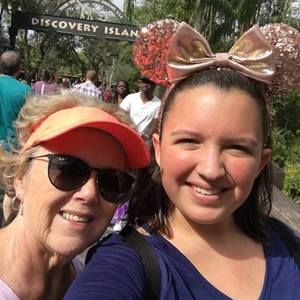 Meet your Posher, Macie